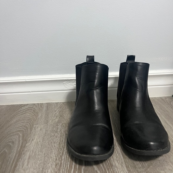 Black Boots - Size 7w - Picture 2 of 2